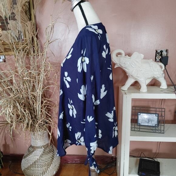 Liz Claiborne Size Medium M Rayon Blue White Polka Dot Blouse Top Sleeveless - Picture 12 of 14